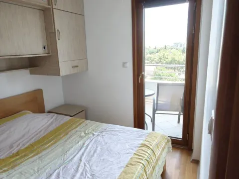 Rent, one bedroom apartment, 40m², Pobrežje, Podgorica - image 5