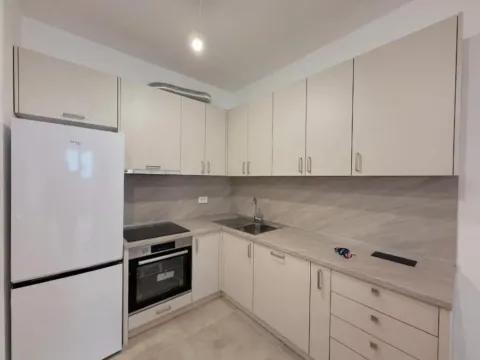 Izdavanje, jednosoban stan, 46m², Stari Aerodrom, Podgorica - image 4