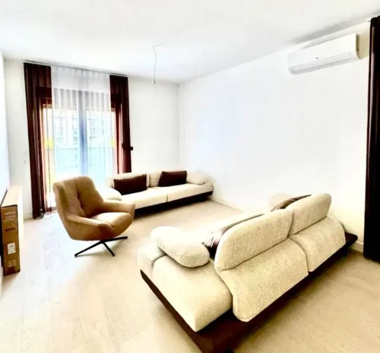 Izdavanje, jednosoban stan, 53m², Krivi Most, Podgorica