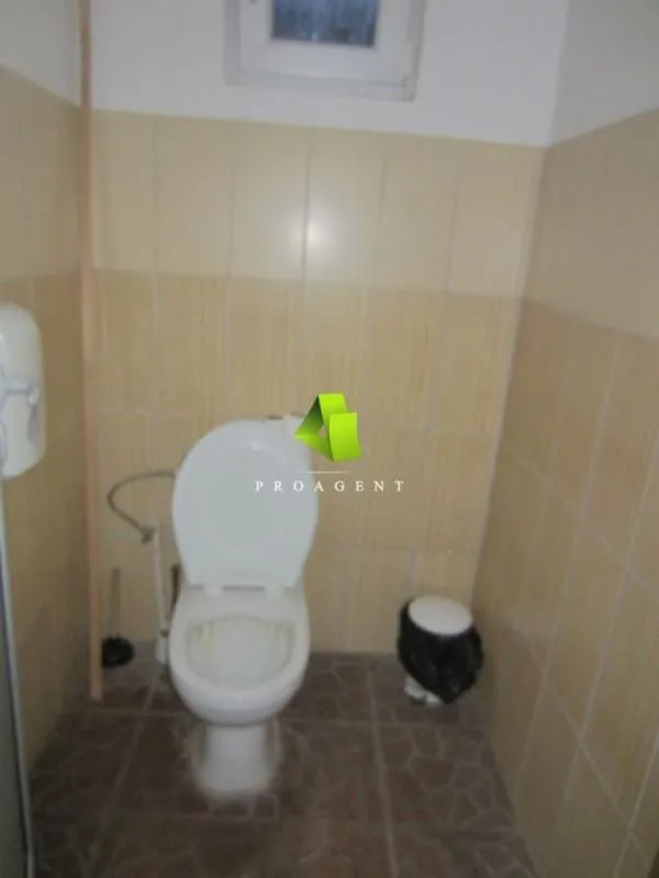 Izdavanje, poslovni prostor, 130m², Centar, Niš