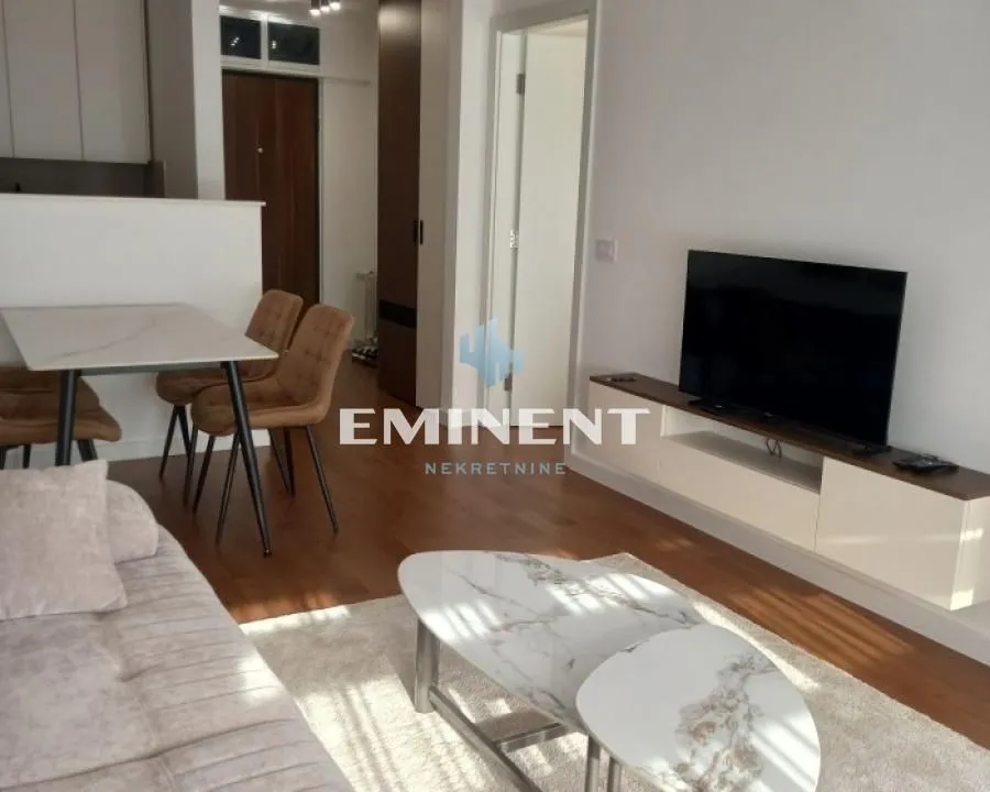 Izdavanje, dvosoban stan, 2m², Zemun Gornji Grad, Zemun Sve Podlokacije