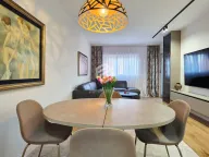 Izdavanje, dvosoban stan, 74m², Central Point, Podgorica - image 1