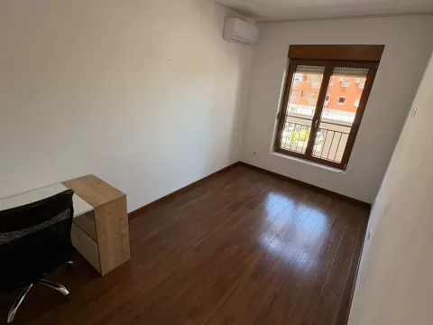 Izdavanje, dvosoban stan, 69m², Master Kvart, Podgorica - image 8