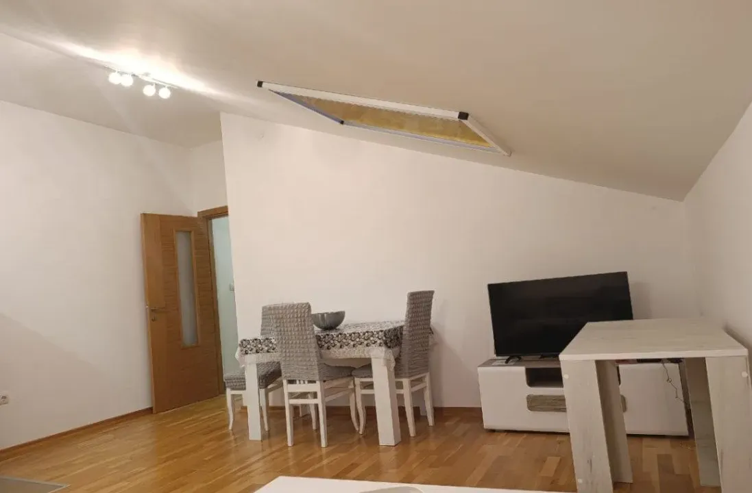 Rent, two bedroom apartment, 57m², Kava, Tivat