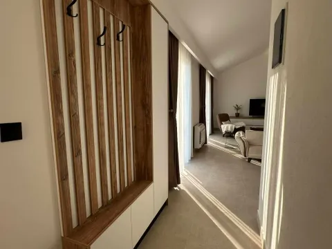 Izdavanje, dvosoban stan, 90m², Seljanovo, Tivat - image 6