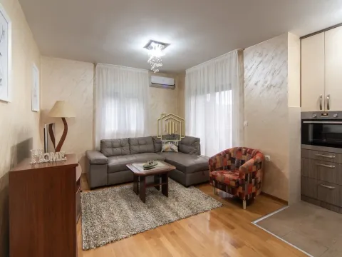 Izdavanje, dvosoban stan, 56m², Momišići, Podgorica - image 2