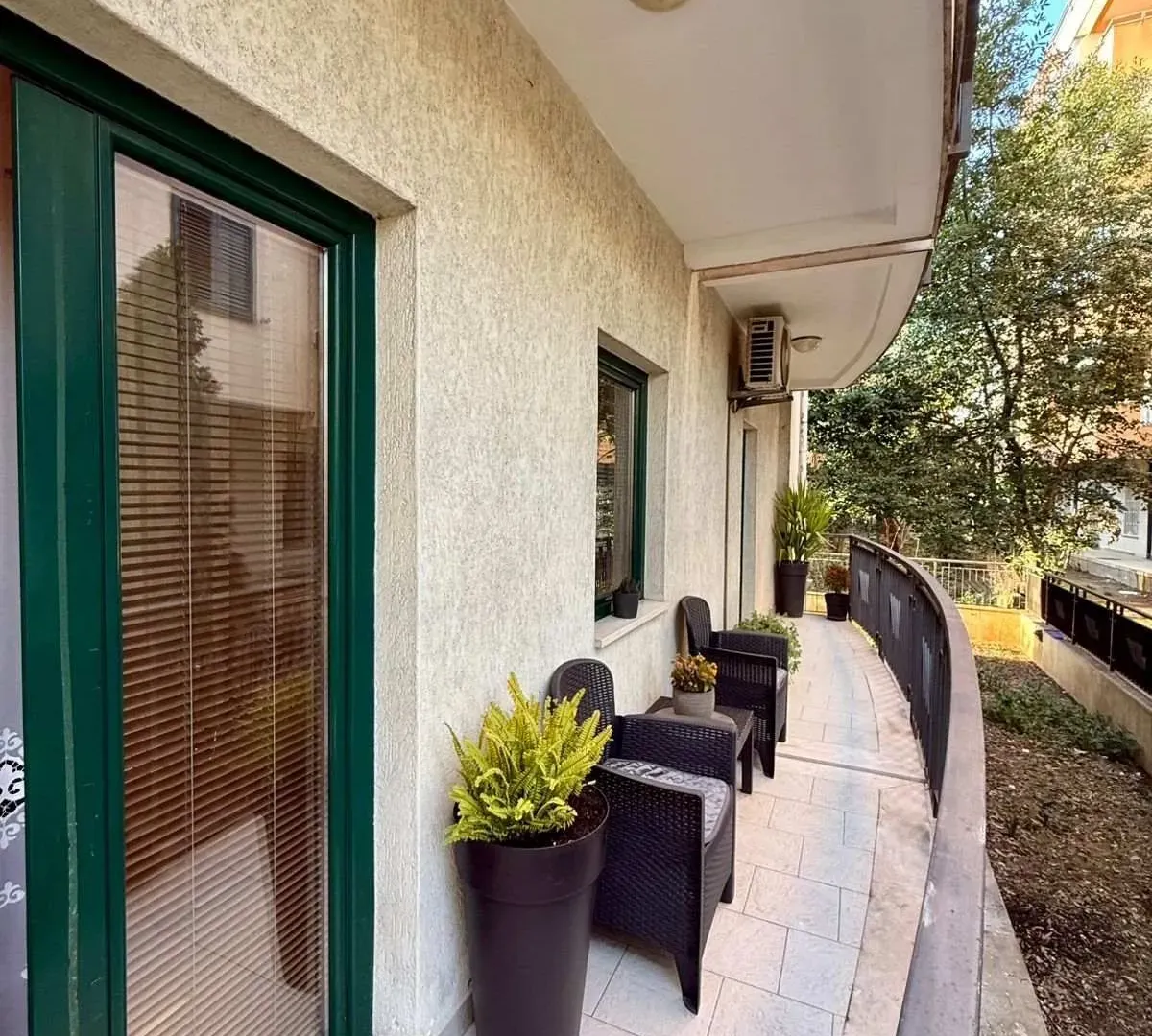 Izdavanje, trosoban stan, 100m², Tuški Put, Podgorica