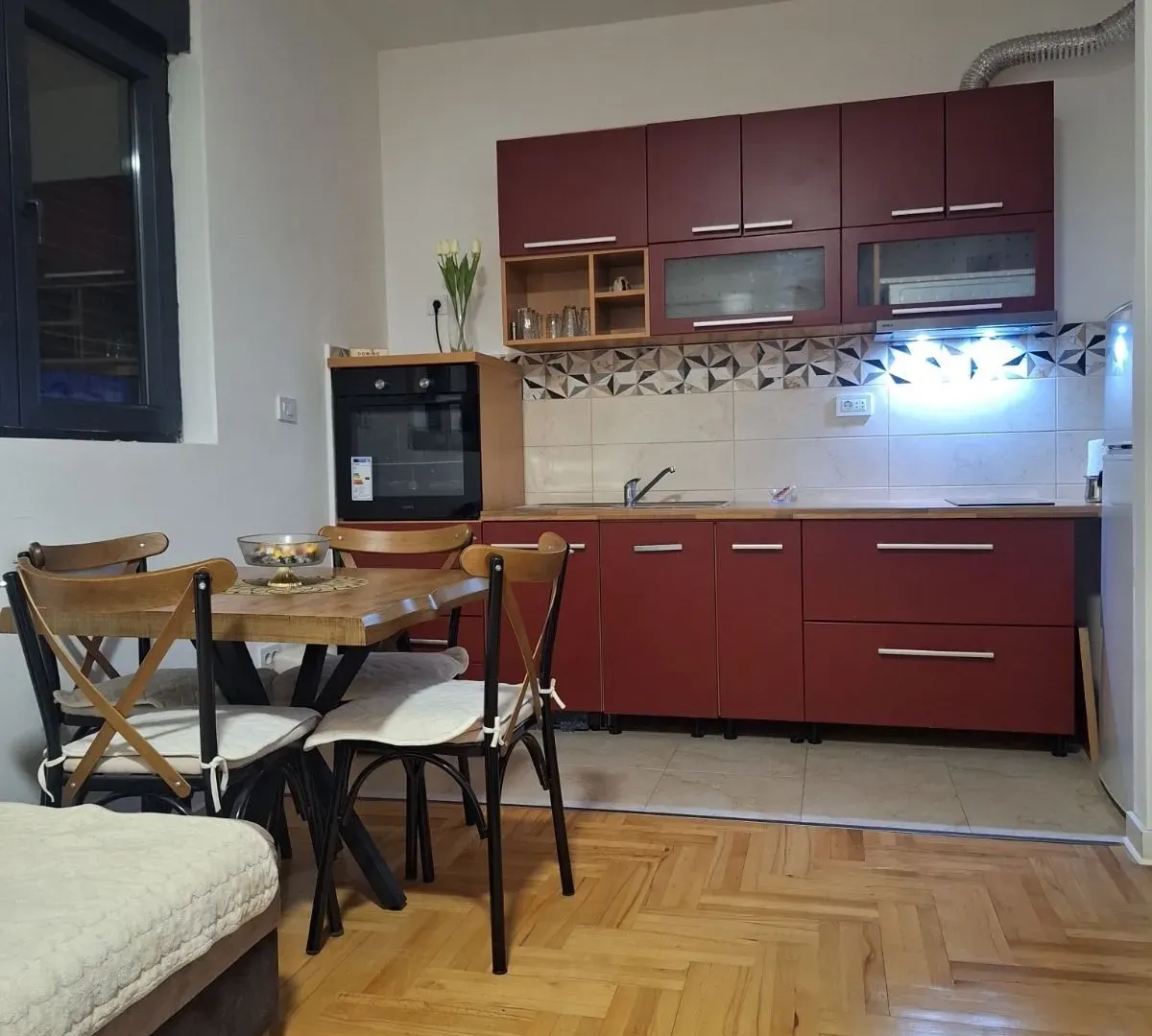 Izdavanje, dvosoban stan, 60m², Zabjelo, Podgorica