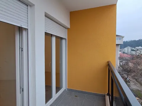 Rent, one bedroom apartment, 45m², Pobrežje, Podgorica - image 7