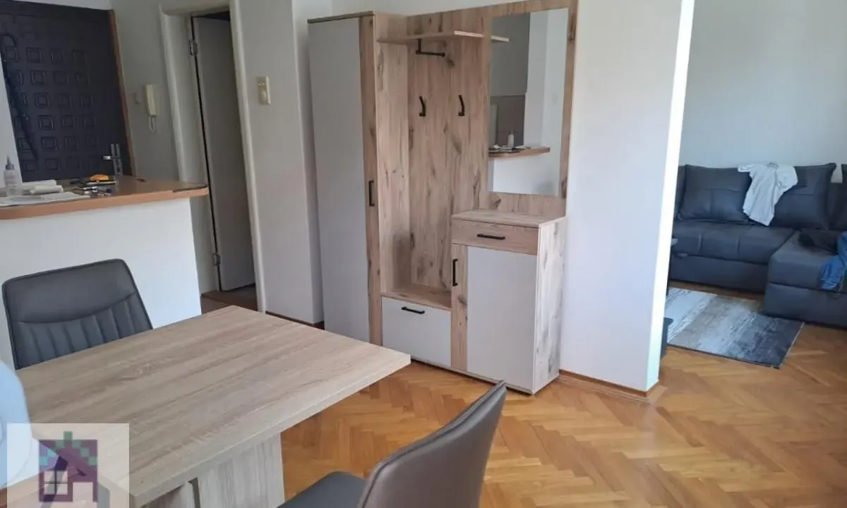Izdavanje, garsonjera, 30m², Bulevar Oslobodjenja, Novi Sad Sve Podlokacije