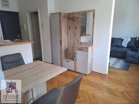 Stan in Bulevar Oslobodjenja