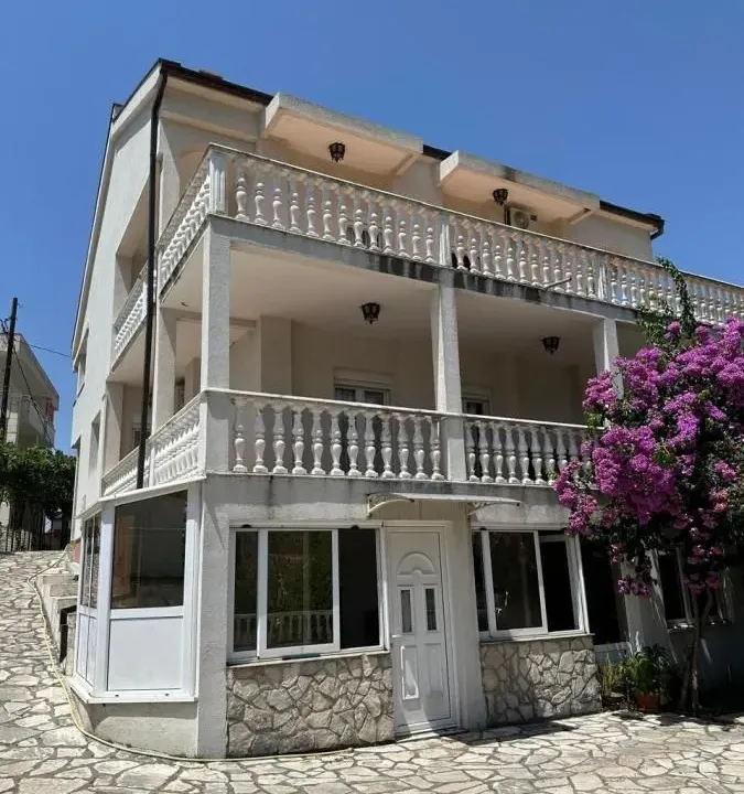 Prodaja, kuća, 171m², Bar, Crna Gora