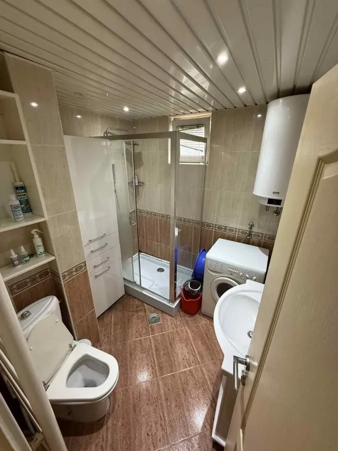 Izdavanje, trosoban stan, 81m², Palilula, Niš