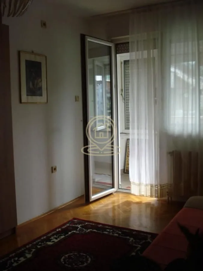 Izdavanje, dvosoban stan, 40m², Grbavica, Novi Sad Sve Podlokacije