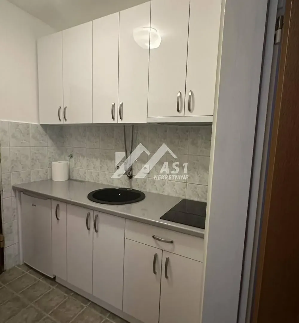 Izdavanje, stan, 26m², Grbavica, Novi Sad Sve Podlokacije