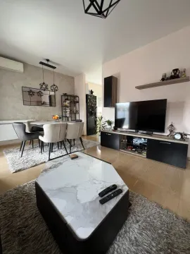 Prodaja, jednosoban stan, 53m², City Kvart, Podgorica - image 2