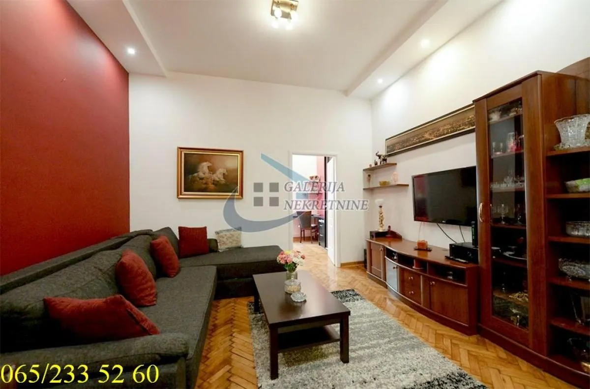 Prodaja, trosoban stan, 86m², Vračar Sve Podlokacije, Beograd