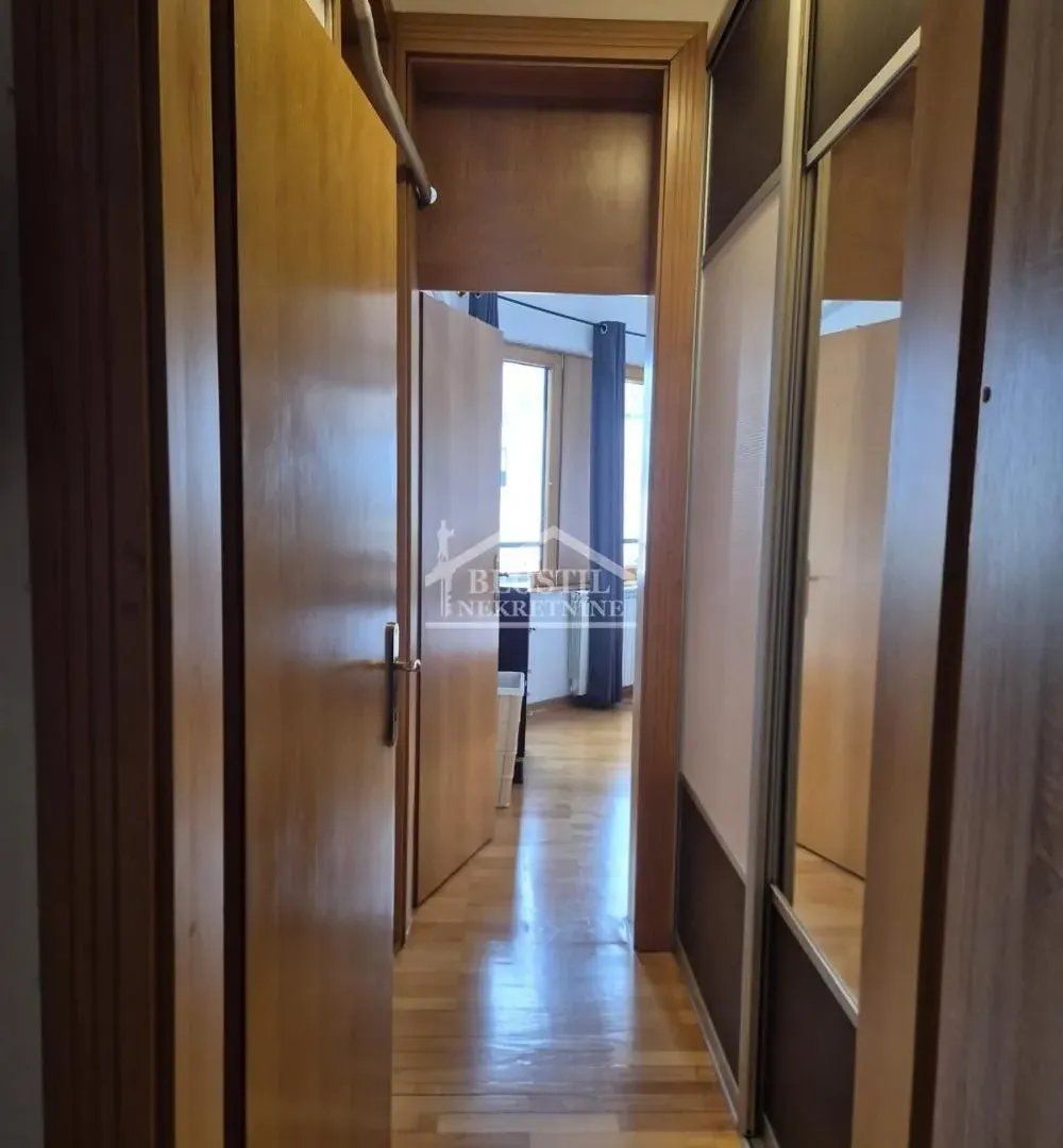 Rent, four bedroom apartment, 108m², Palilula Sve Podlokacije, Beograd