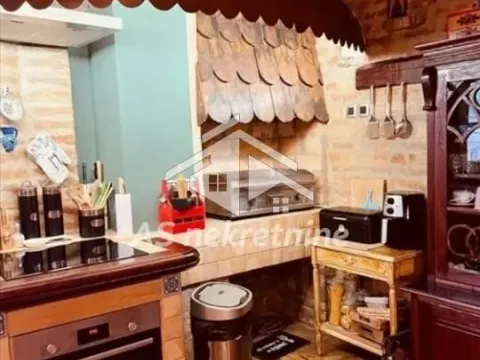 Izdavanje, kuća, 367m², Jajinci, Voždovac Sve Podlokacije - image 12