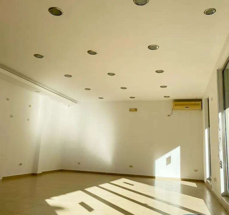 Rent, office space, 145m², City Kvart, Podgorica