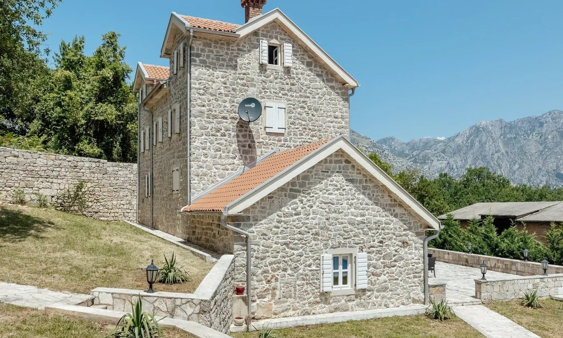 Sale, house, 800m², Prčanj, Kotor