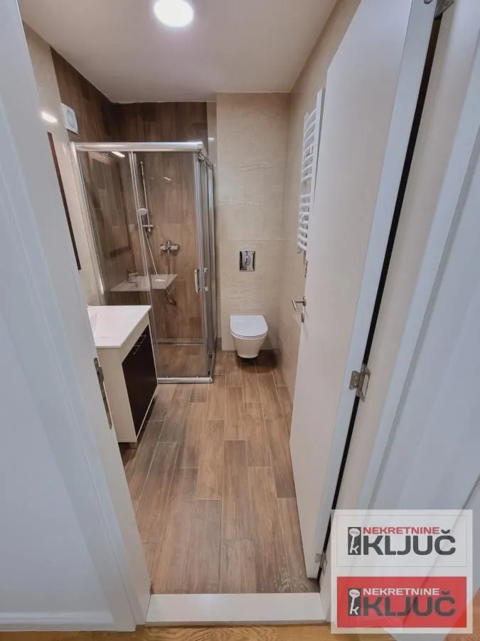Prodaja, trosoban stan, 63m², Bulevar patrijarha Pavla, Novi Sad Sve Podlokacije