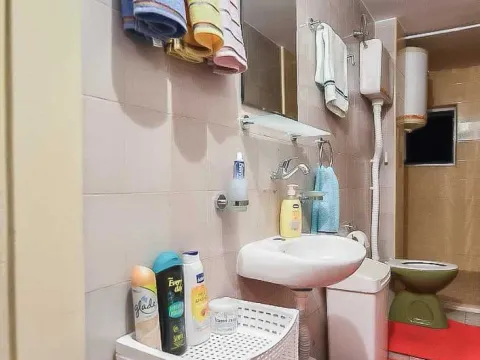 Izdavanje, dvosoban stan, 58m², Centar, Podgorica - image 9