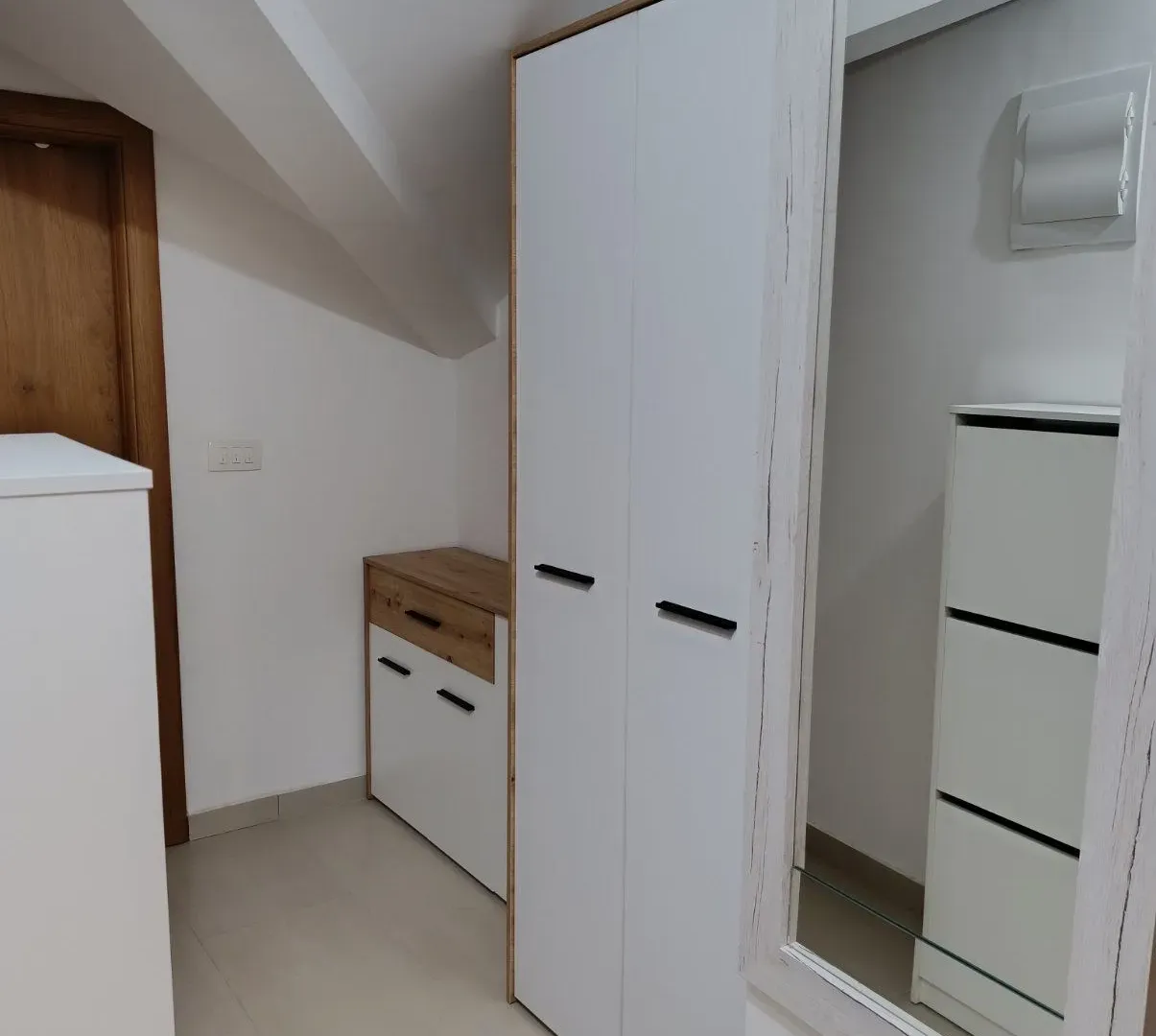Rent, two bedroom apartment, 88m², Kalimanj, Tivat