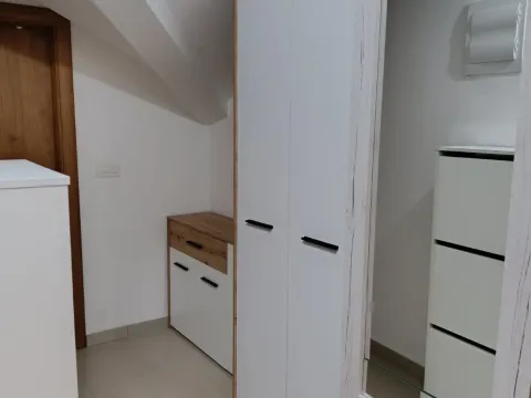 Rent, two bedroom apartment, 88m², Kalimanj, Tivat - image 8