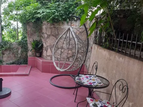 Rent, two bedroom apartment, 75m², Budva, Crna Gora - image 16