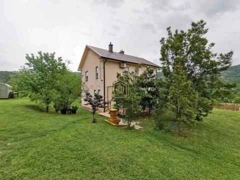  House for Sale, 136m2, Bioče, Podgorica
