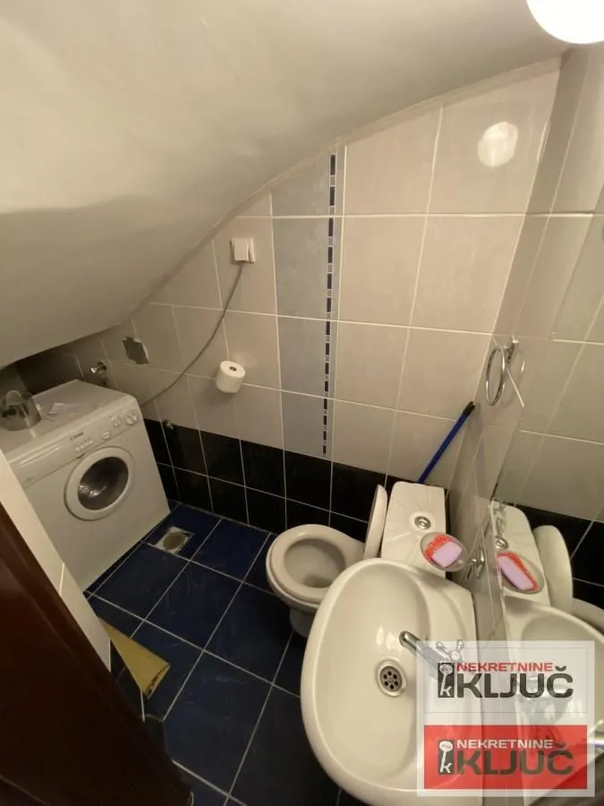 Prodaja, trosoban stan, 100m², Sajmište, Novi Sad