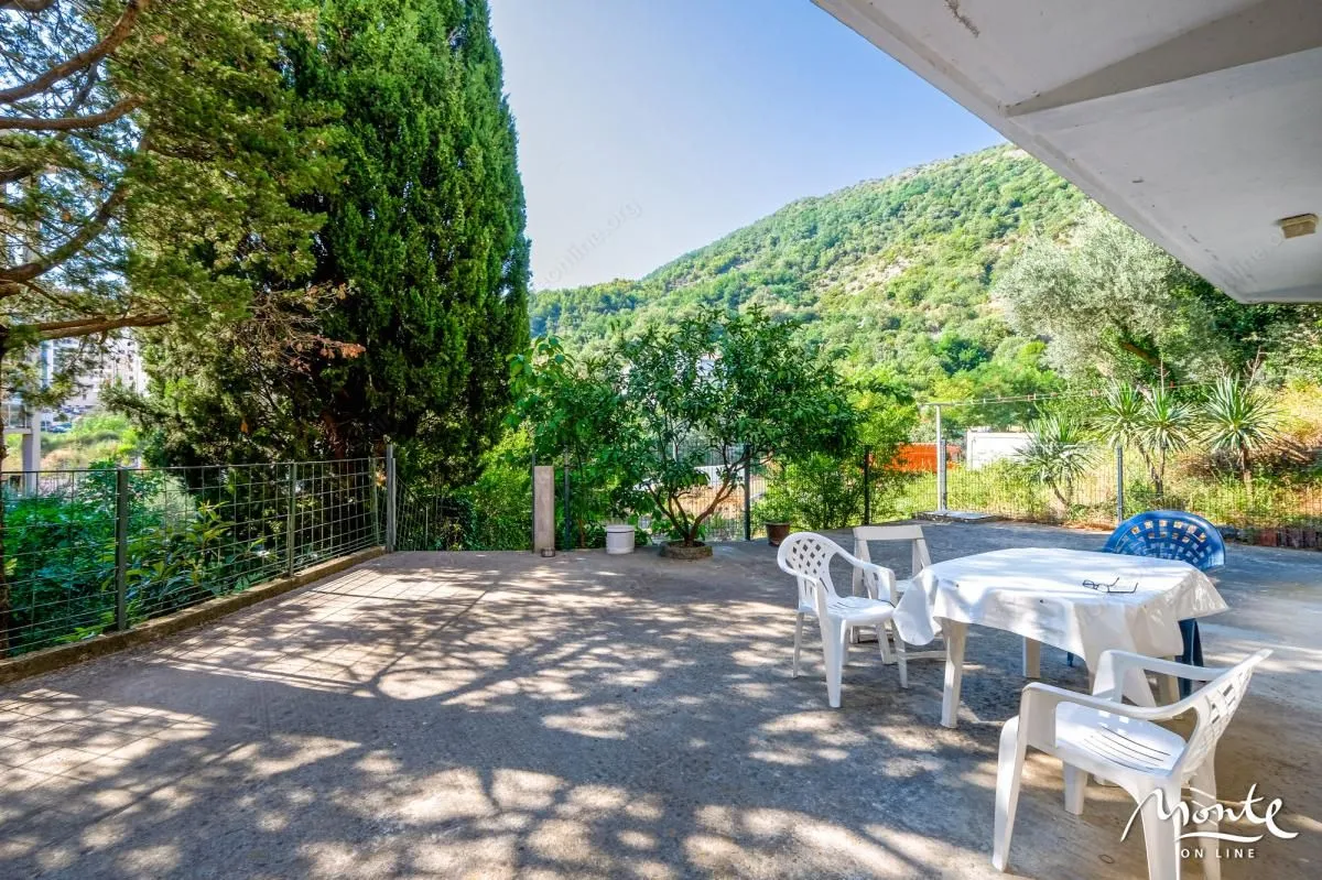 Sale, house, 195m², Bečići, Budva