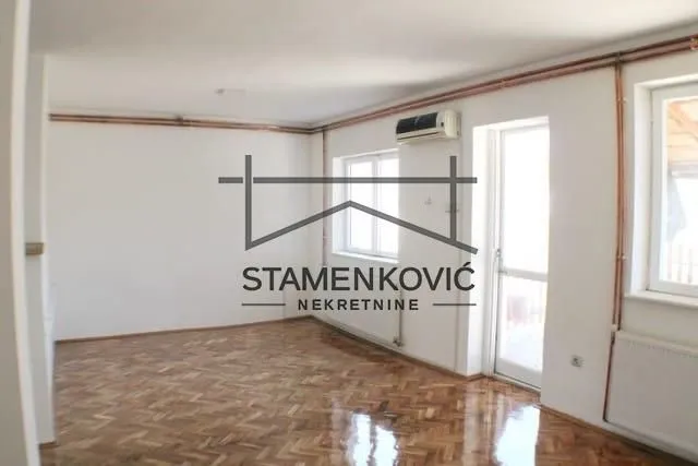 Izdavanje, kuća, 220m², Novi Sad Sve Podlokacije, Novi Sad