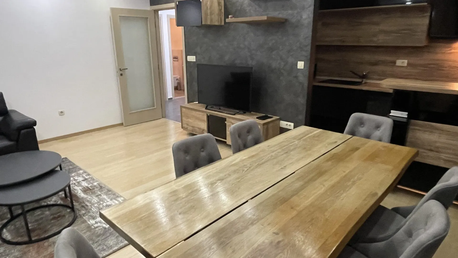 Izdavanje, dvosoban stan, 100m², City Kvart, Podgorica