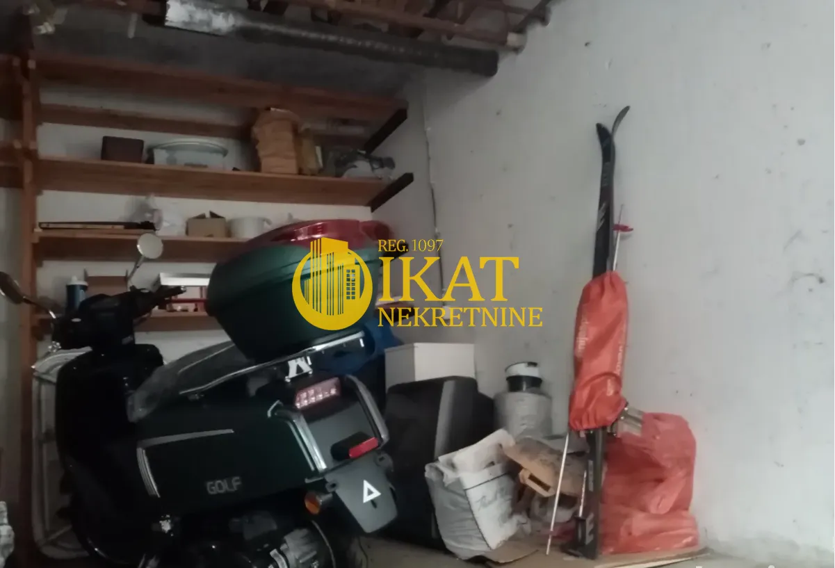 Sale, parking/garage, 13m², Cvetkova Pijaca, Zvezdara Sve Podlokacije