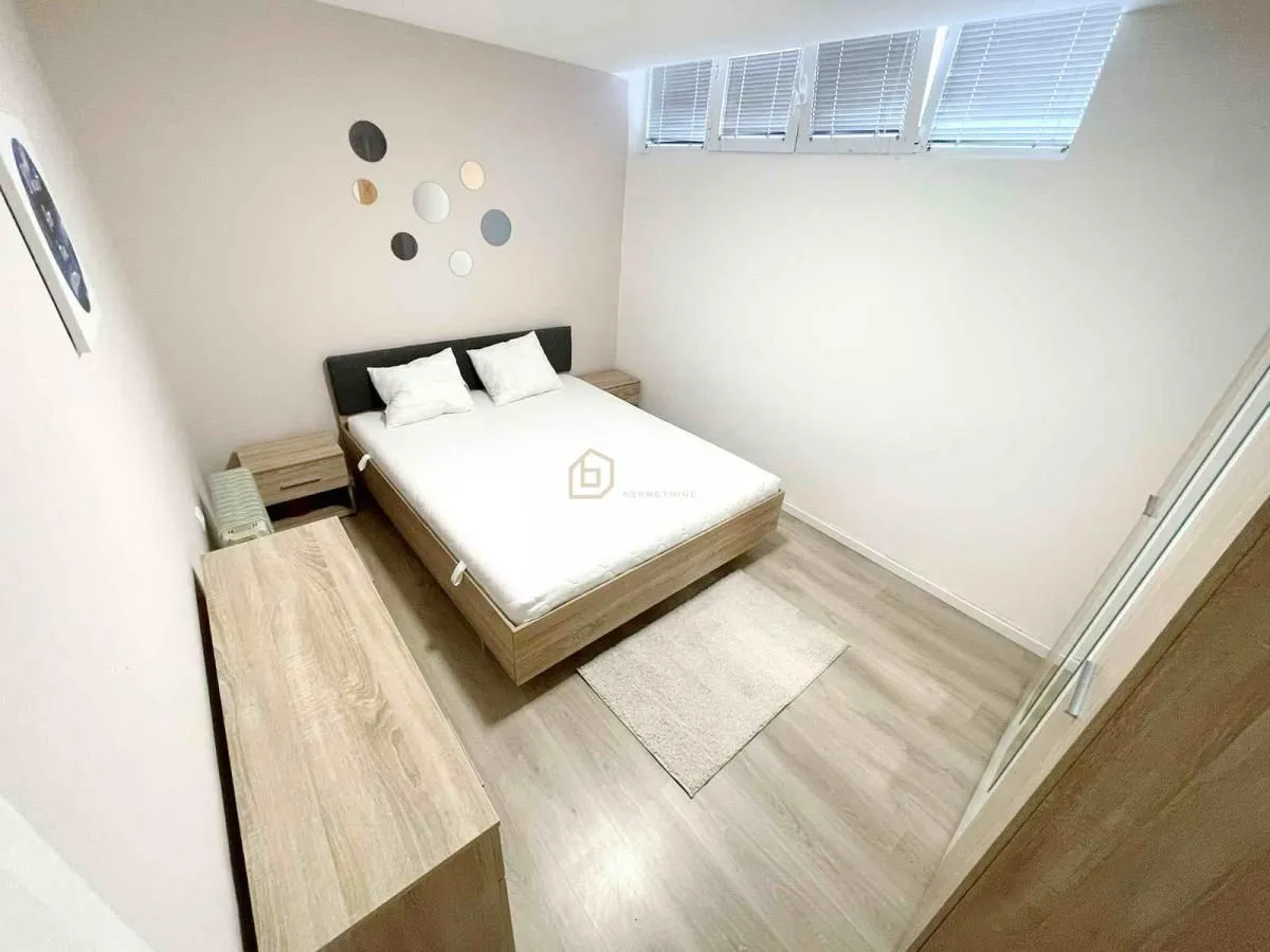 Prodaja, trosoban stan, 50m², Medijana, Niš