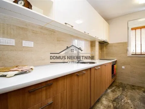 Sale, three bedroom apartment, 82m², Blok 5, Podgorica - image 5