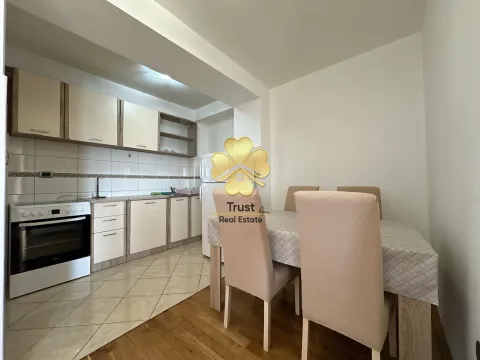 Izdavanje, trosoban stan, 90m², Krivi Most, Podgorica - image 4