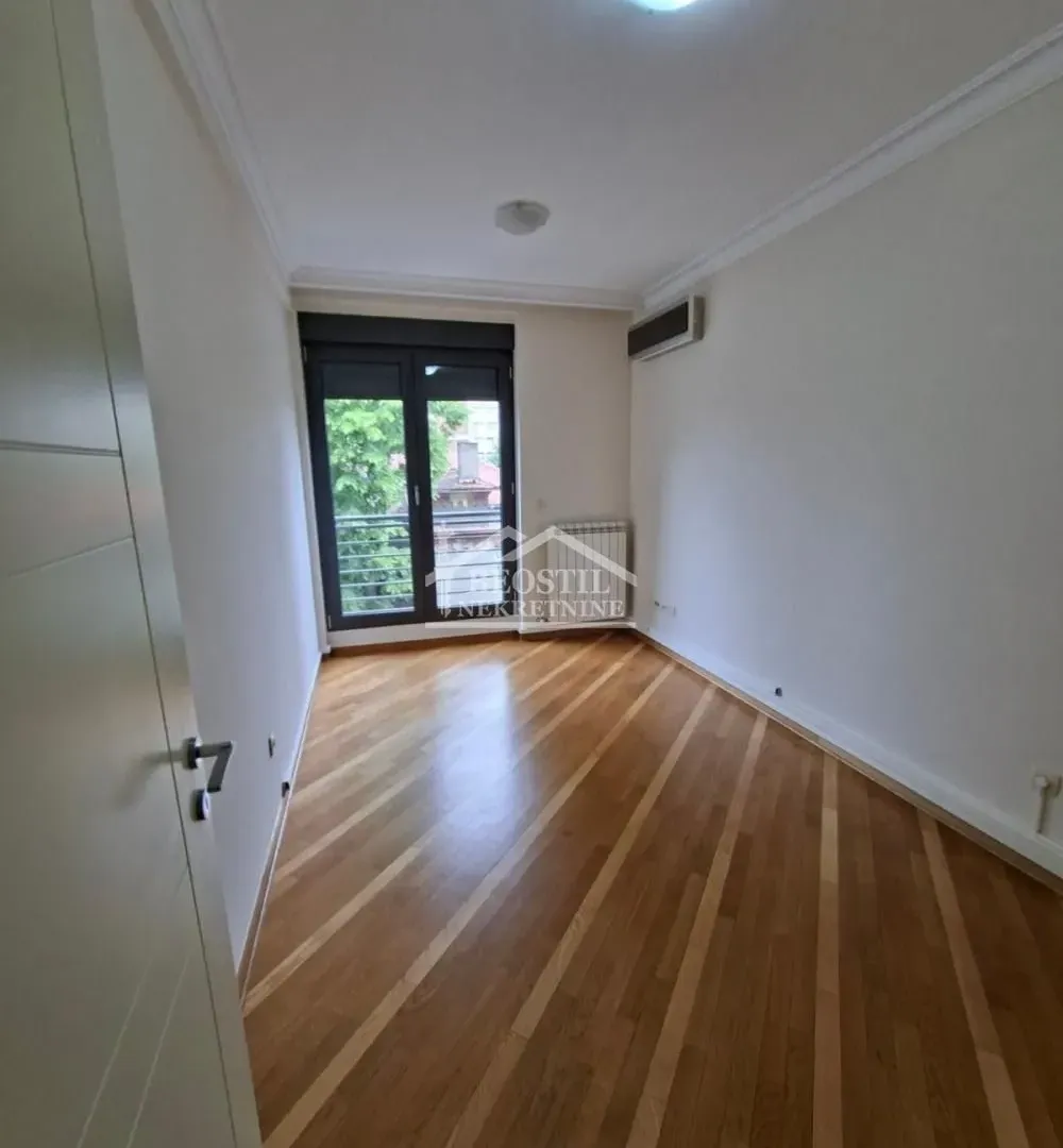 Rent, four bedroom apartment, 125m², Savski Venac, Beograd