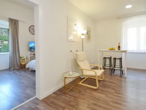 Prodaja, jednosoban stan, 42m², Stari Grad Kotor, Kotor - image 4