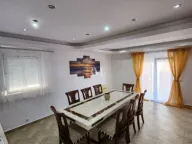 Izdavanje, trosoban stan, 150m², Centar, Tivat - image 5