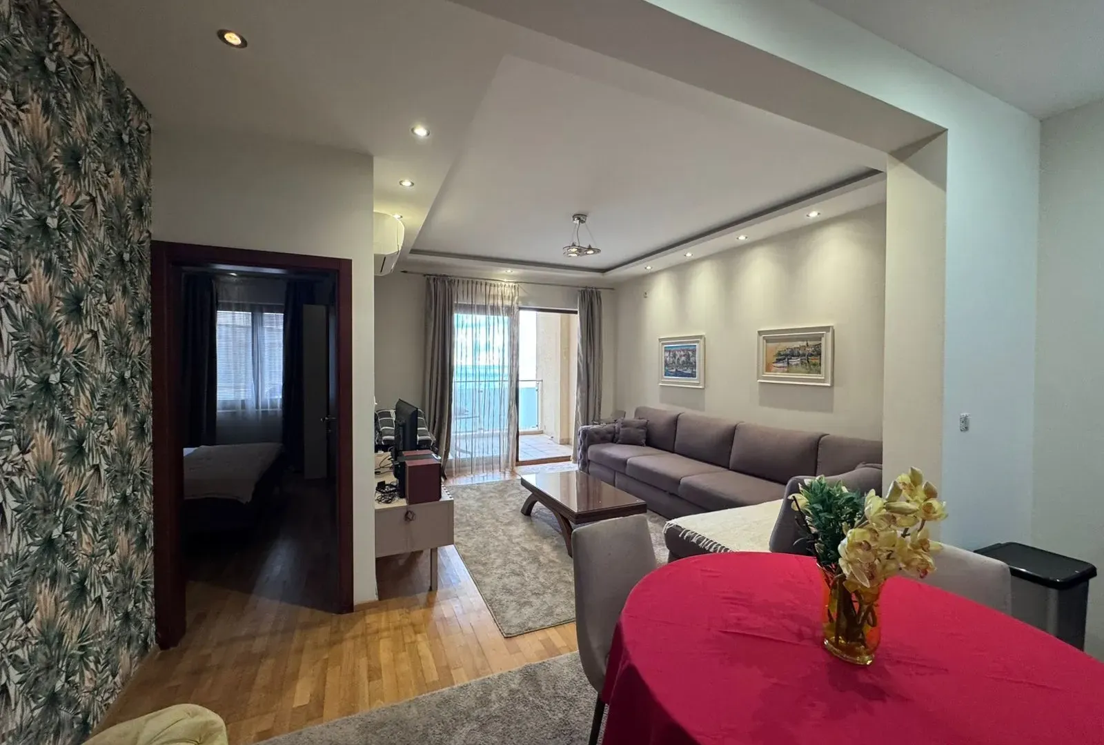 Rent, one bedroom apartment, 70m², Bečići, Budva