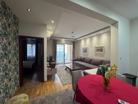 Rent, one bedroom apartment, 70m², Bečići, Budva - image 9