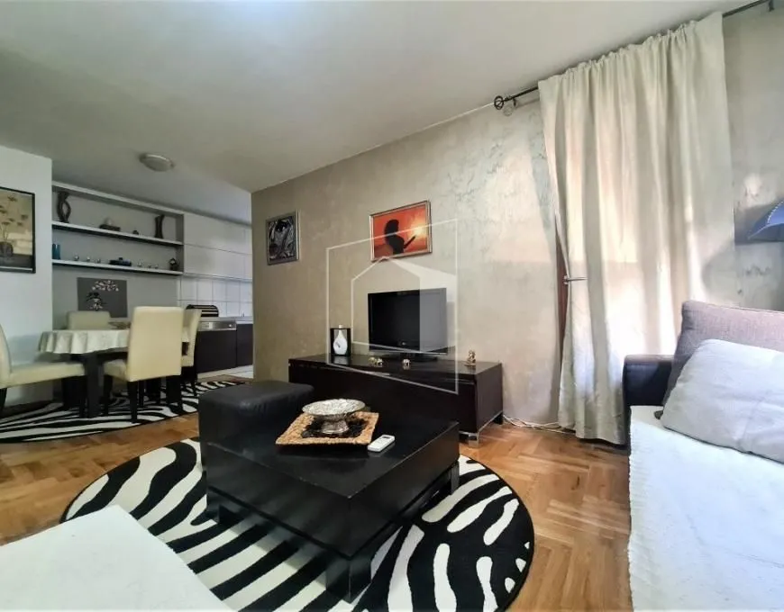 Izdavanje, dvosoban stan, 62m2, Stari Aerodrom, Podgorica