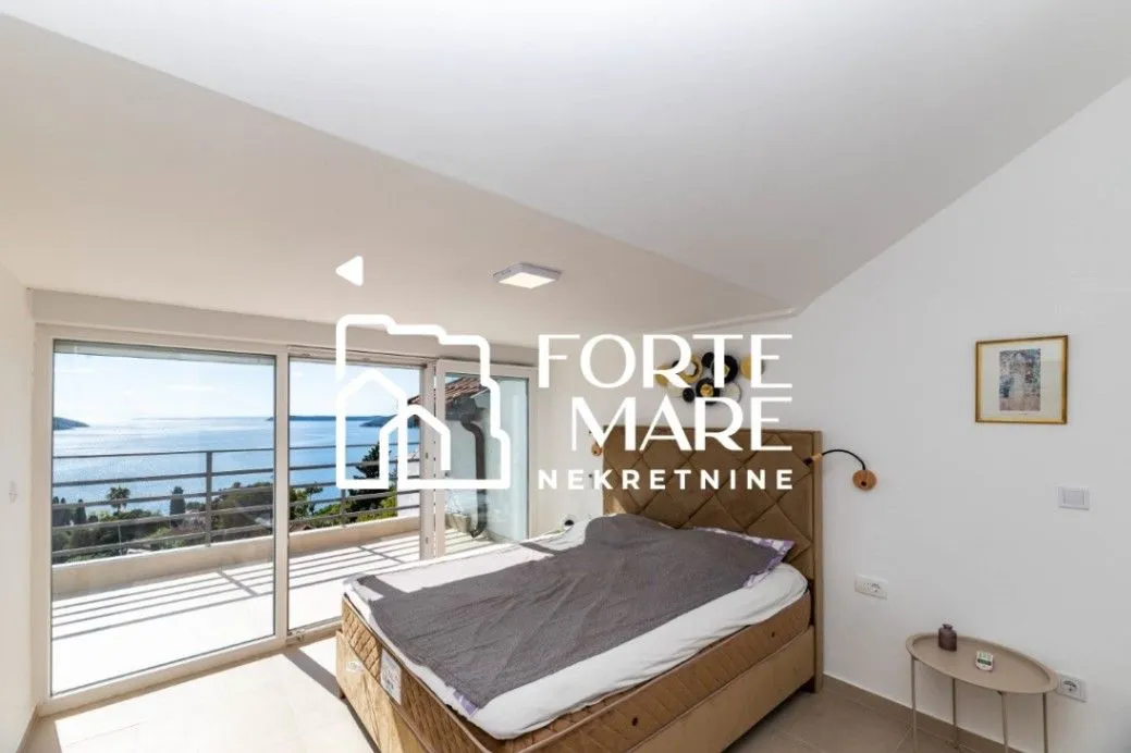 Prodaja, kuća, 294m², Herceg Novi, Crna Gora