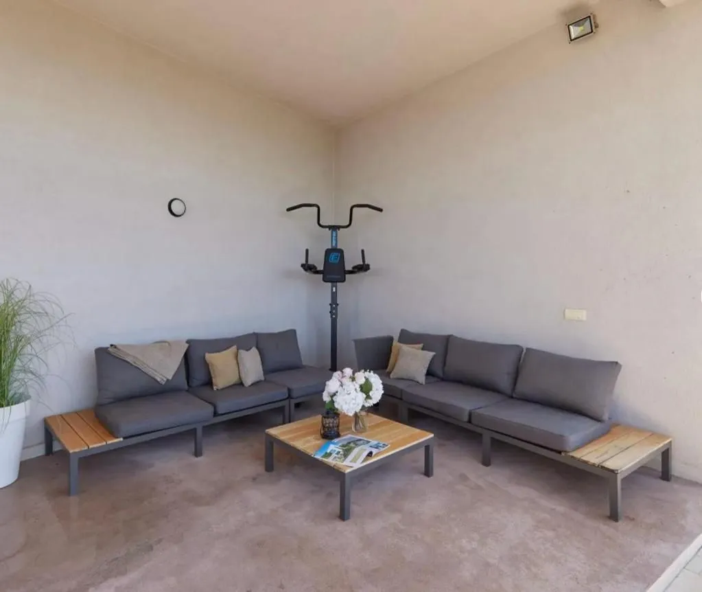 Prodaja, kuća, 260m², Kavač, Kotor