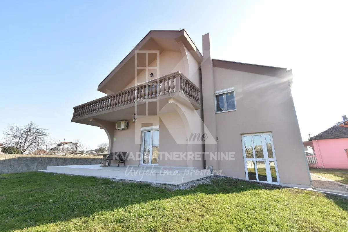 Izdavanje, kuća, 500m², Tološi, Podgorica