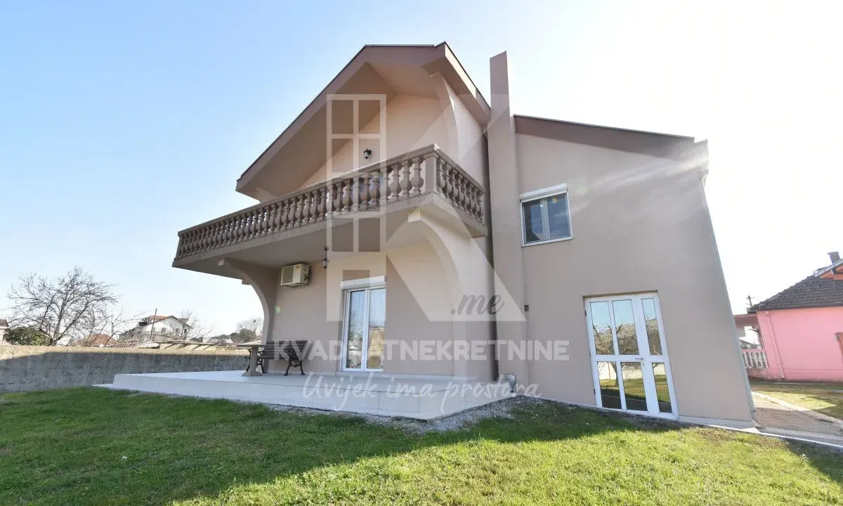 Izdavanje, kuća, 500m², Tološi, Podgorica