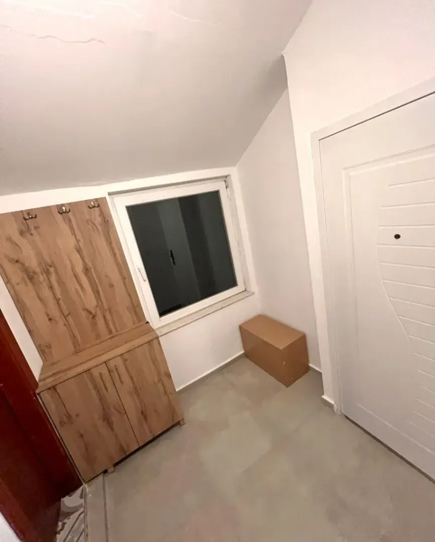 Izdavanje, jednosoban stan, 54m², Kava, Tivat